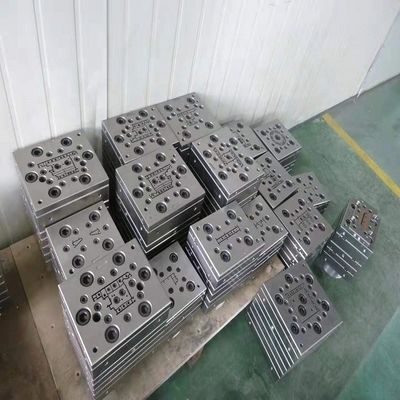 1 PVC 제조 기계에서 UPVC 프로파일을위한 홀리 폼