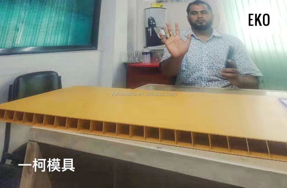 플라스틱 스포츠 훈련 마커 디스 EKO MB-1000 PVC 홀로 패널 진압 폼