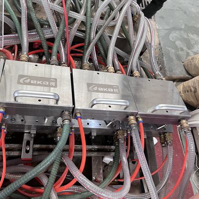 전자기 닦는 PVC 스커팅 베이스보드 프로필 extrusion mold for products