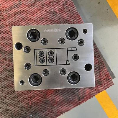 3Cr17 UPVC 문 및 창문 제조 기계용 PVC 추출 창 프로필 폼
