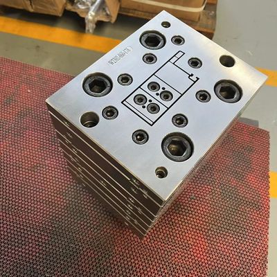 3Cr17 UPVC 문 및 창문 제조 기계용 PVC 추출 창 프로필 폼