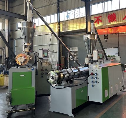 외관 데킹 WPC 나무 플라스틱 복합 바닥 extruder 만드는 기계 사용자 정의