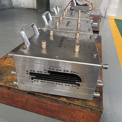 전자기 닦기 표면 처리 OEM WPC 문 프레임을위한 WPC 진압 폼
