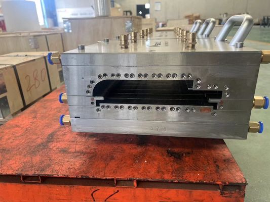 전자기 닦기 표면 처리 OEM WPC 문 프레임을위한 WPC 진압 폼