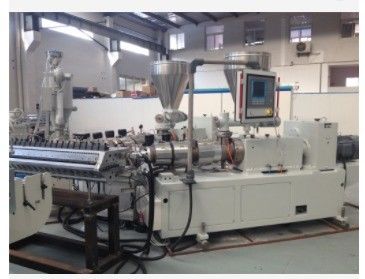 콩형 쌍 나사 PVC 유리 지붕 엽 extruding 기계와 ABB Inverte