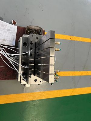 UPVC 벽 패널 진압 폼