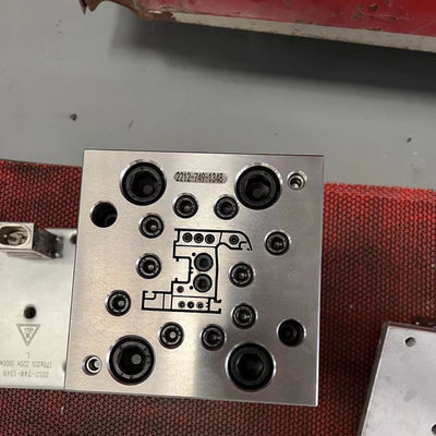 실버 PVC 창문 띠 곰팡이 가전 제품 곰팡이 문  Molding extrusion