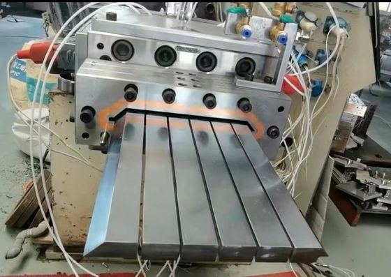 3CR17 PE 목재 곰팡이에 사용되는 재료