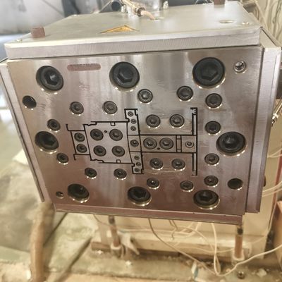 UPVC 창문 프로필 외출 폼 제조업체