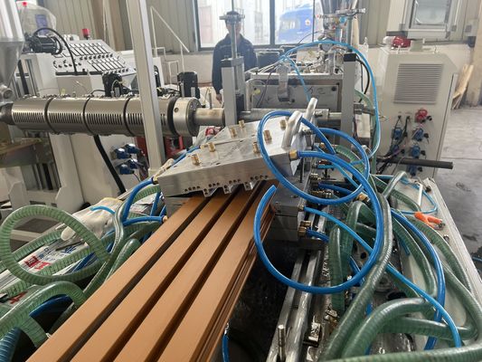 맞춤형 PP PE WPC PVC 울타리 데킹 프로파일 목재 플라스틱 바닥에 대한 진압 곰팡이
