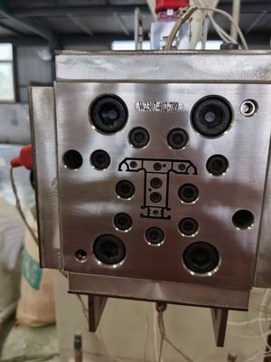 플래스틱 스틸 창문 생산을 위한 은 진압 곰팡이 UPVC 프로필 곰팡이